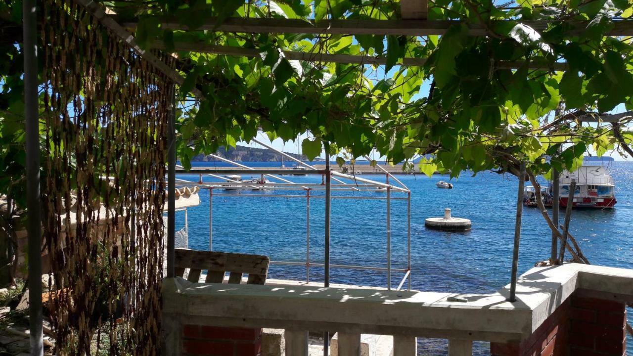 Anka'S Beach Комижа Экстерьер фото